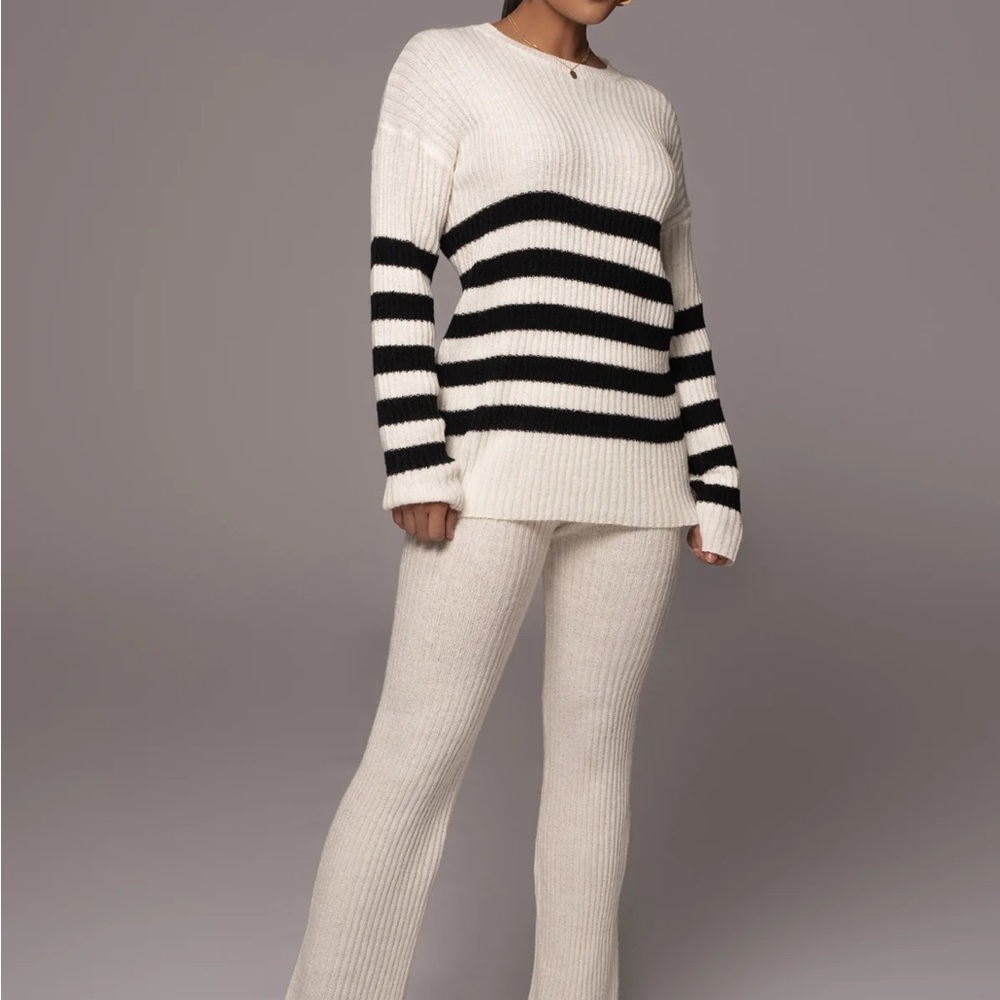 Light sweater set